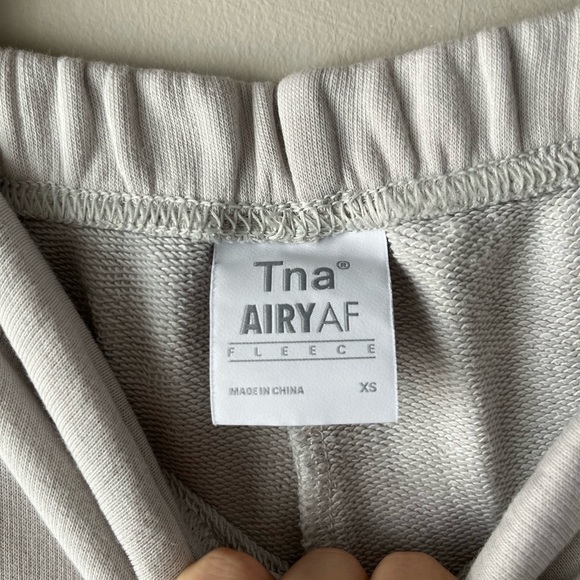 Tna AiryAF High Waisted Fleece Sweat Short Size XS - Picture 9 of 9
